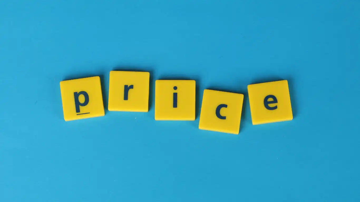 priceと書かれた模型