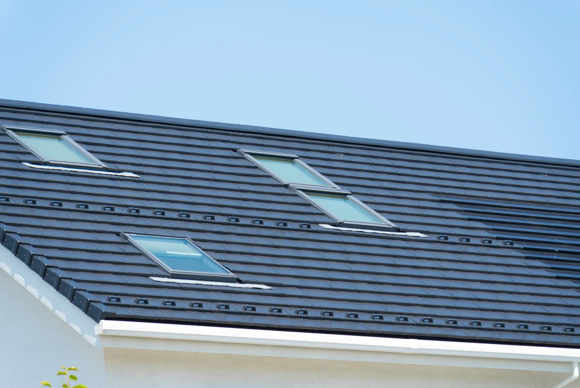 天窓が3個ある屋根