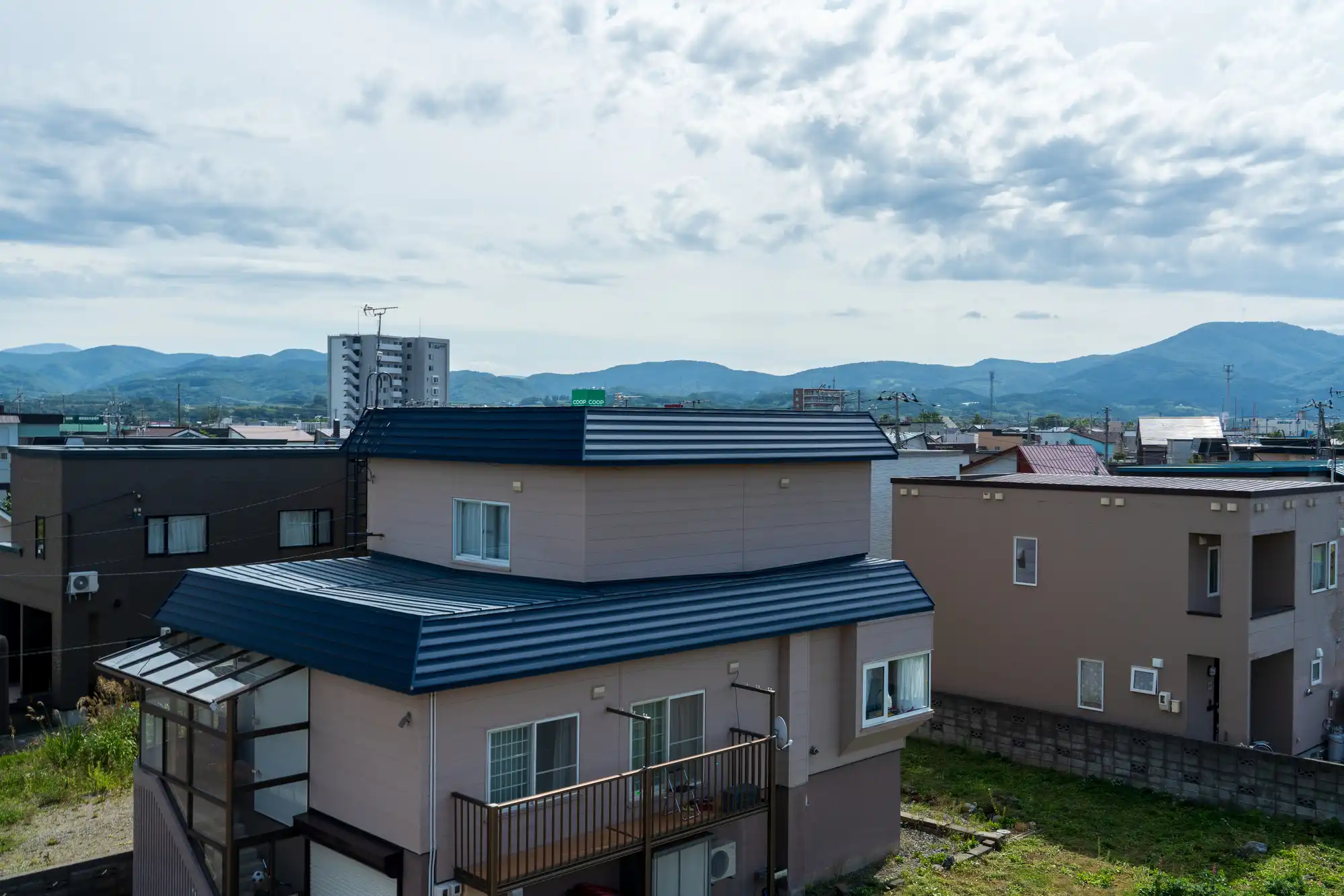 住宅が立ち並んでいる